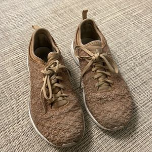 APL Sneakers